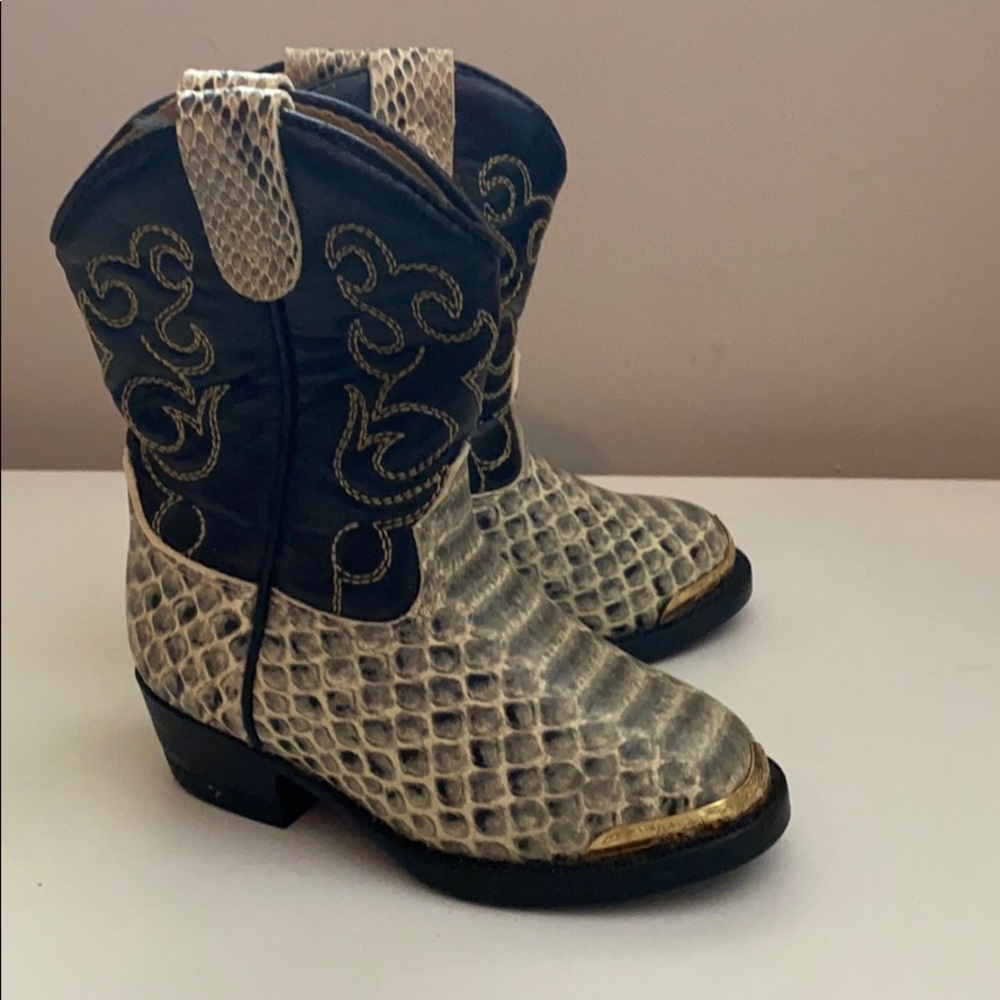Smoky mountain cowboy boots!